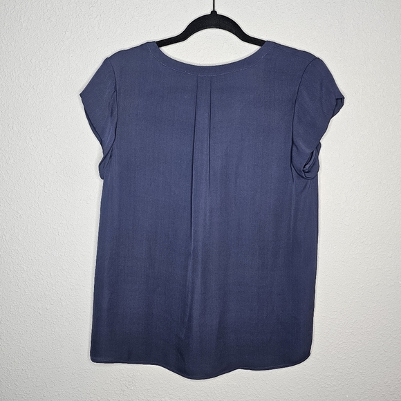 Joie Silk Top Womens Small Navy Blue V Neck Light Airy Flowy Classic Capsule - Picture 10 of 13